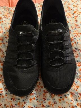 Skechers Women's Slip- Ins Black Stretch Lace Sz 7 Sneakers